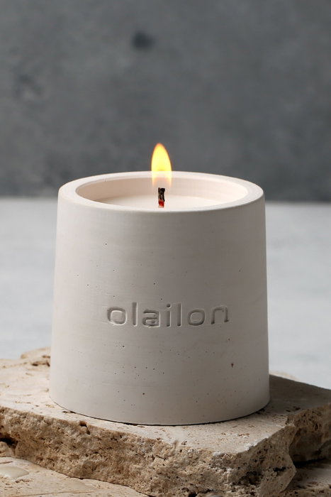 Aberto Design Vela de Hormigón Blanca Vainilla / Rosa 8.5 cm x 8 cm